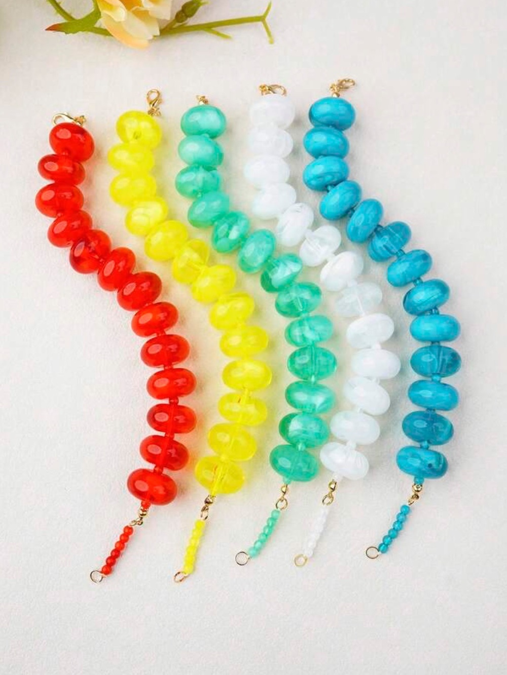 New! Cloud Dancer White Bead Resin Statement Bracelet - Women’s Jewelry - Picture 10 of 12